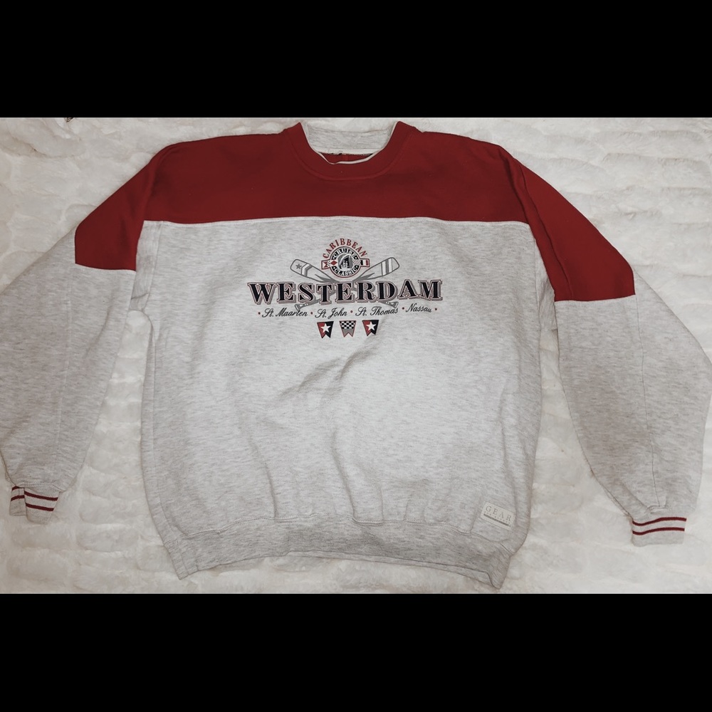 red/white woman’s crew neck!
